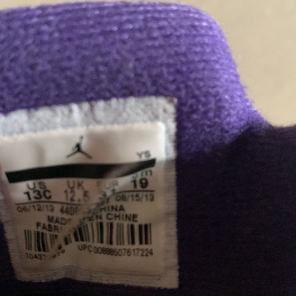 Tropical Teal/White-Digital Pink-Court Purple Retro
Jordan 5 13c - Picture 6 of 8
